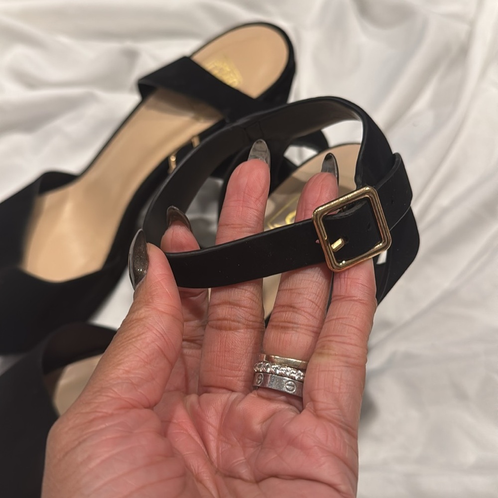 BLACK HEELS - Picture 5 of 10